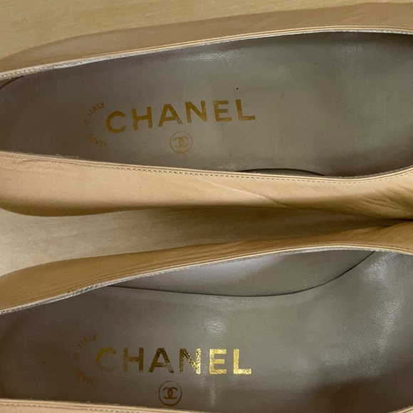 Chanel Cap toe low heel, Size 37.5 - Picture 3 of 7